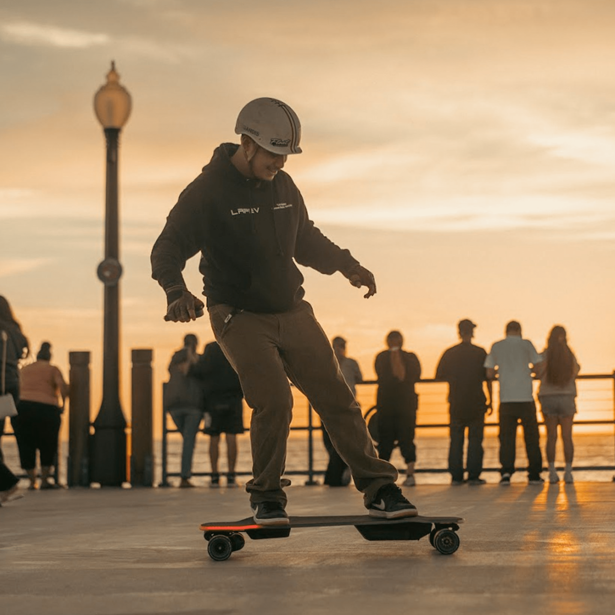 exway-flex-2-pro-electric-skateboard-gliding-display